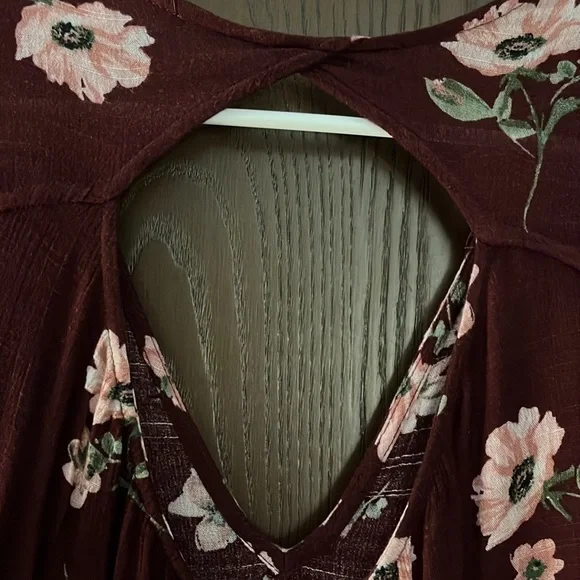 Lush eggplant colored dress with flowers. 3/4 flared sleeves. Size Medium - Picture 7 of 10